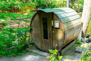 Cozy Forest Getaway by the Pond