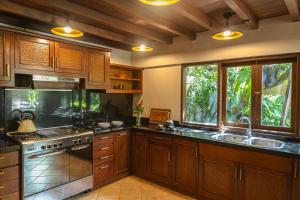 Villa Layangan - Two Bedrooms with Pool Access