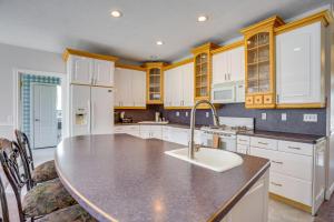 Office, Fire Pit, Deck! Large Rental Near Hill AFB