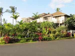 Peaceful Luxury Condo at Grand Champions, Great Location, Mountain and Golf Course Views