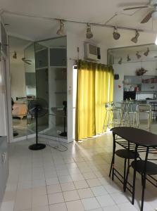Cheerful studio in Ermita, Manila