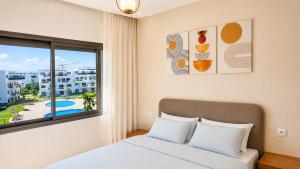 Retreat Top Floor Pools View AC Apartment