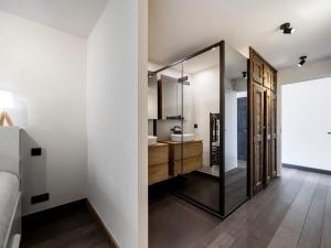 Appartement rénové, ski aux pieds - FR-1-690-43