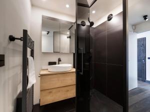 Appartement rénové, ski aux pieds - FR-1-690-43