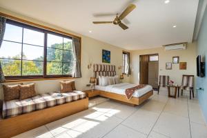 StayVista at Lawn House - Shrimant Wada Royal Stay