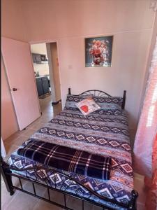 ROANA APTS 2 Bedroom Upstairs Apt Centrally located with Air Condition