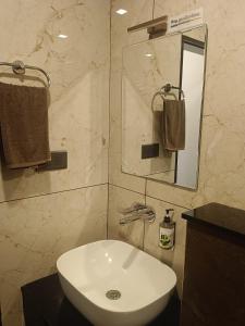 Grand Vistara Airport Suites Cochin with Complimentary One way Airport Transit at 500 metres from Cochin Airport