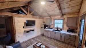 Michams Clark Fork River Retreat River Front, Mountain View Fire Pit Cabin 5