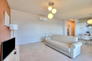 The Golden View - Happy Rentals