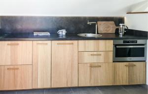Amazing Apartment In Plougasnou With Wifi