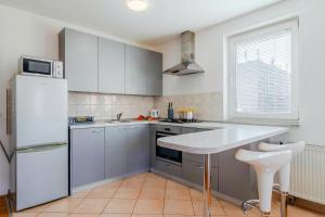 Cherry City Stay Apartment With Parking - Happy Rentals