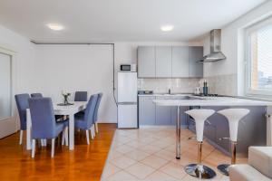 Cherry City Stay Apartment With Parking - Happy Rentals