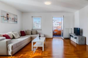 Cherry City Stay Apartment With Parking - Happy Rentals