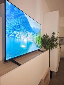 Superb & Modern Apartment Centro Lecco, in galleria Roma By Eva Urban Rooms