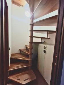 Superb & Modern Apartment Centro Lecco, in galleria Roma By Eva Urban Rooms