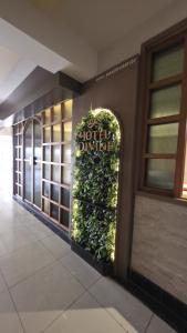 Hotel Divine