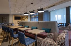 Home2 Suites by Hilton West Edmonton