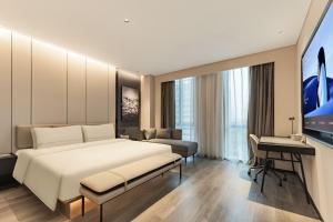 Atour Hotel Qingdao High-tech Zone Shimao Shopping Center