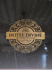 Hotel Divine