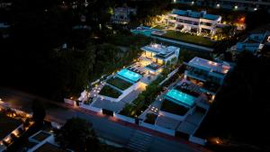 VACATION MARBELLA I Villa Almost Heaven, Private Heated Pool, Prime Location Golf Valley, Minutes to Puerto Banus, Hot Tub, GYM, World-Class Dining