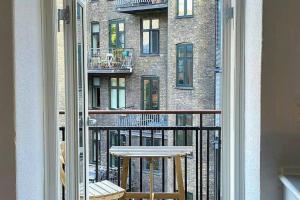 Historic flat with balcony in Vesterbro
