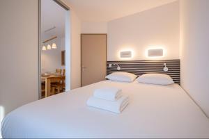 A lovely flat with parking and views of Mont Blanc