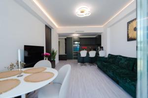 White Sea Luxury Premium Apartment Mamaia Nord Navodari ON THE BEACH SEAVIEW