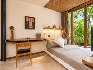 Exquisite 1-BR Villa with Pool, 4 Mins to Echo Bea