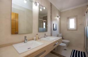 Top villa, sea view to Galé beach - top location