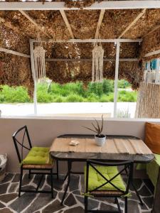 Votsalon Beach House - 30 meters from Alykes Beach