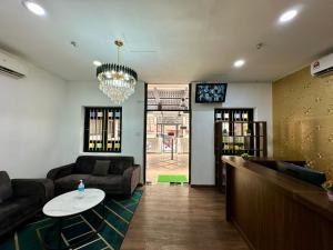 Aloh Tech Hotel