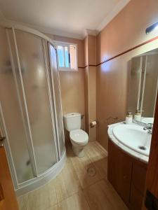 3-Bedroom Apartment with Terrace - 150m from Playa Lisa
