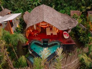Aris Bamboo House Sidemen - NYAN BALI