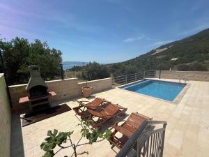 Villa Nikola - big terrace apartments