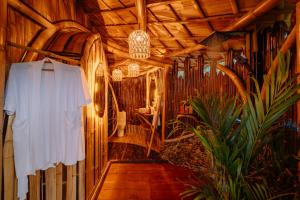 Aris Bamboo House Sidemen - NYAN BALI