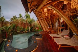 Aris Bamboo House Sidemen - NYAN BALI