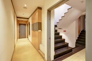 Hotel Superb Just Near New Delhi Railway Station & Connaught Place