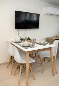 Cozy City Escape Near Sea Garden & Beach by Flat Manаger
