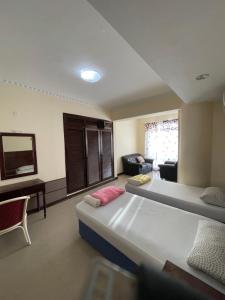 Coastal Comfort 2-Bedroom Apartment
