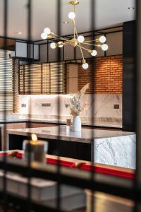 Interior Villa 7BR with GYM by Raymond