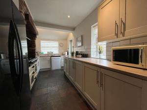 Workforce Accommodation with Driveway Parking near Deeside & Chester by Rework Accommodation