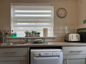 Workforce Accommodation with Driveway Parking near Deeside & Chester by Rework Accommodation