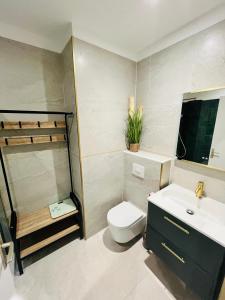 Studio tout confort au calme, vue mer, terrasse, piscine et plage