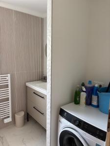 Renovated house 150m from beach 400m city centre