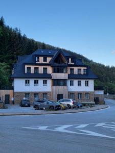 PEC 140 - apartmány Máj