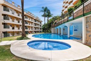 Modern Sea View Apartment near Puerto Banus