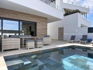 3112 - Villa Azura