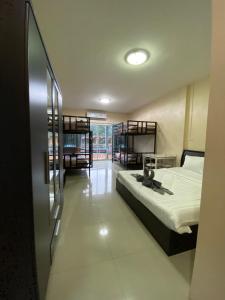 Chantharid Hostel Khao Sok