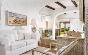 Amazing Two-Bedroom House with Sea View in Cala di Volpe