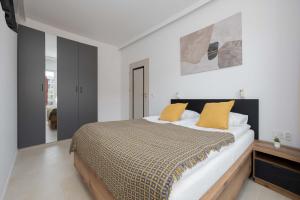 Comfortable Studio with Balcony in Warsaw Near Westfield by Noclegi Renters